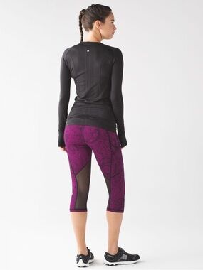 Lululemon Outrun 17" Crop Antique Paisley Deep Fuchsia - Size 2